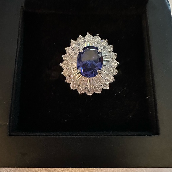 Elegant Vintage Diamonique Sapphire Ring - Picture 1 of 4